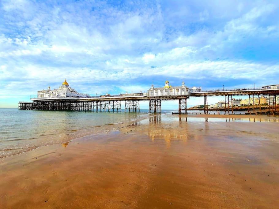 The Three Musketeers, Aramis Daire Eastbourne Dış mekan fotoğraf